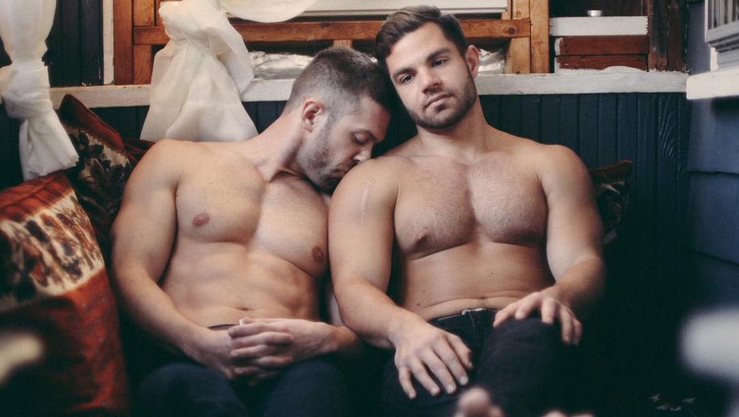 Bett im schwule männer Schwule Männer